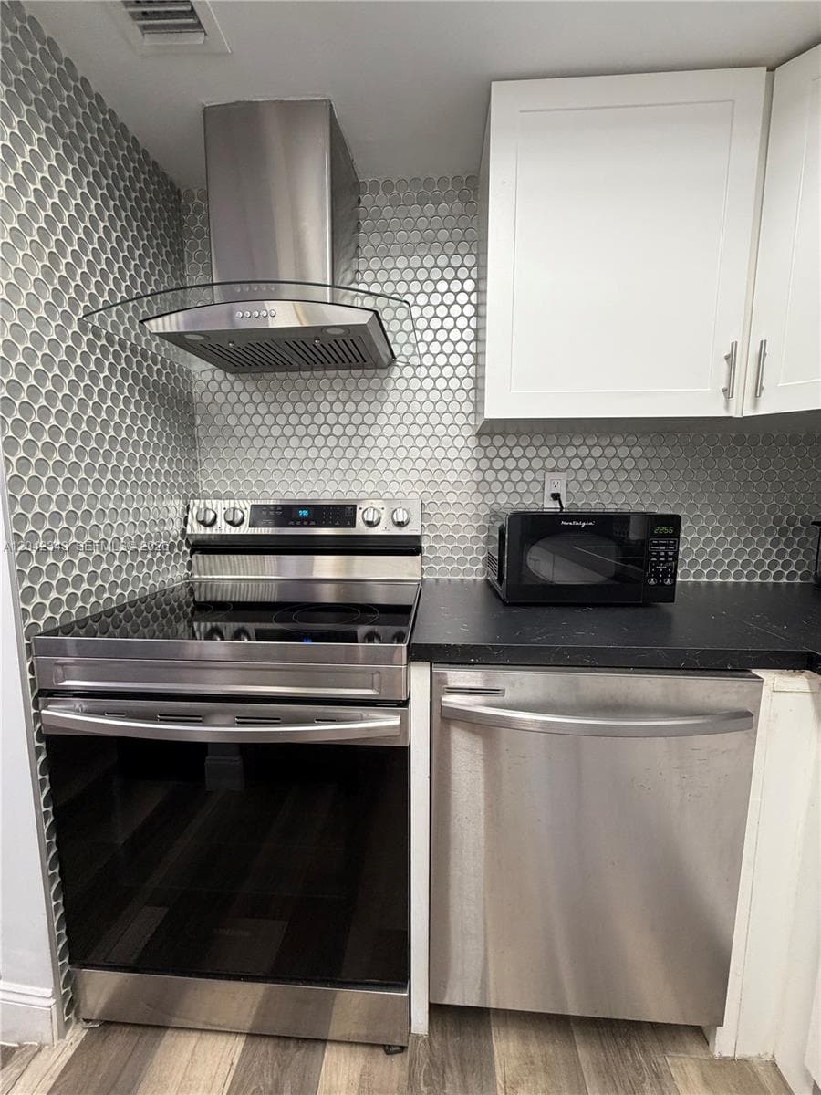VILLAGE BY THE SEA CONDO · #308 in Lauderdale By The Sea - Photo 22