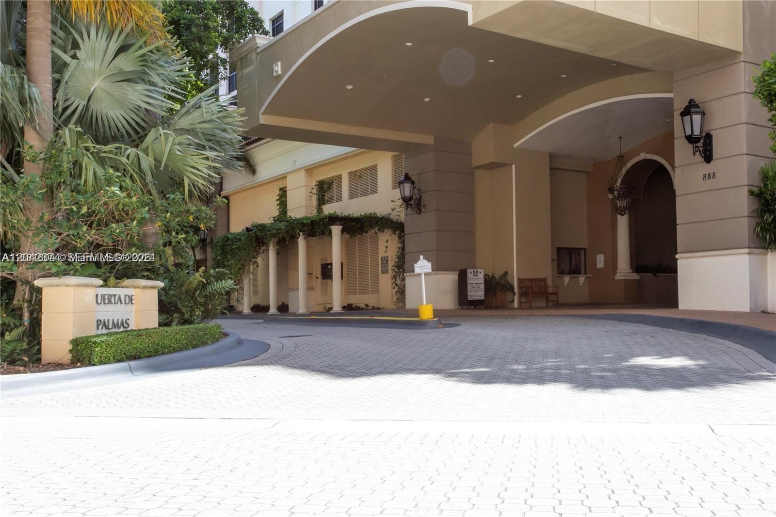 PUERTA DE PALMAS · #1405 in Coral Gables - Photo 46