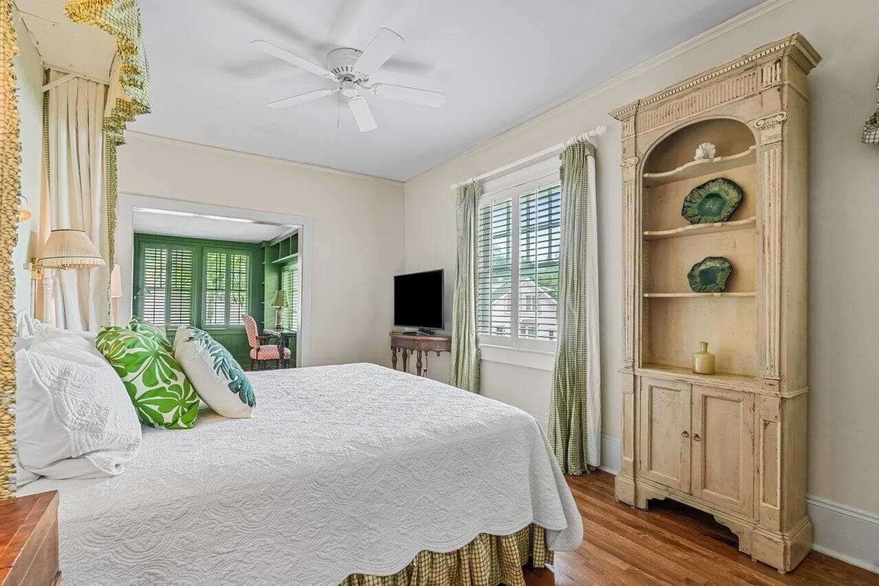 025-263ParkAvenue-PalmBeach-FL-33480-SMA