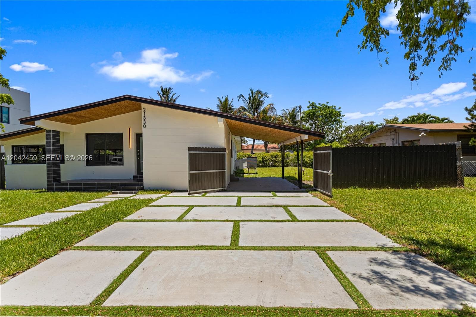 21330 NE 26 AV photo 1