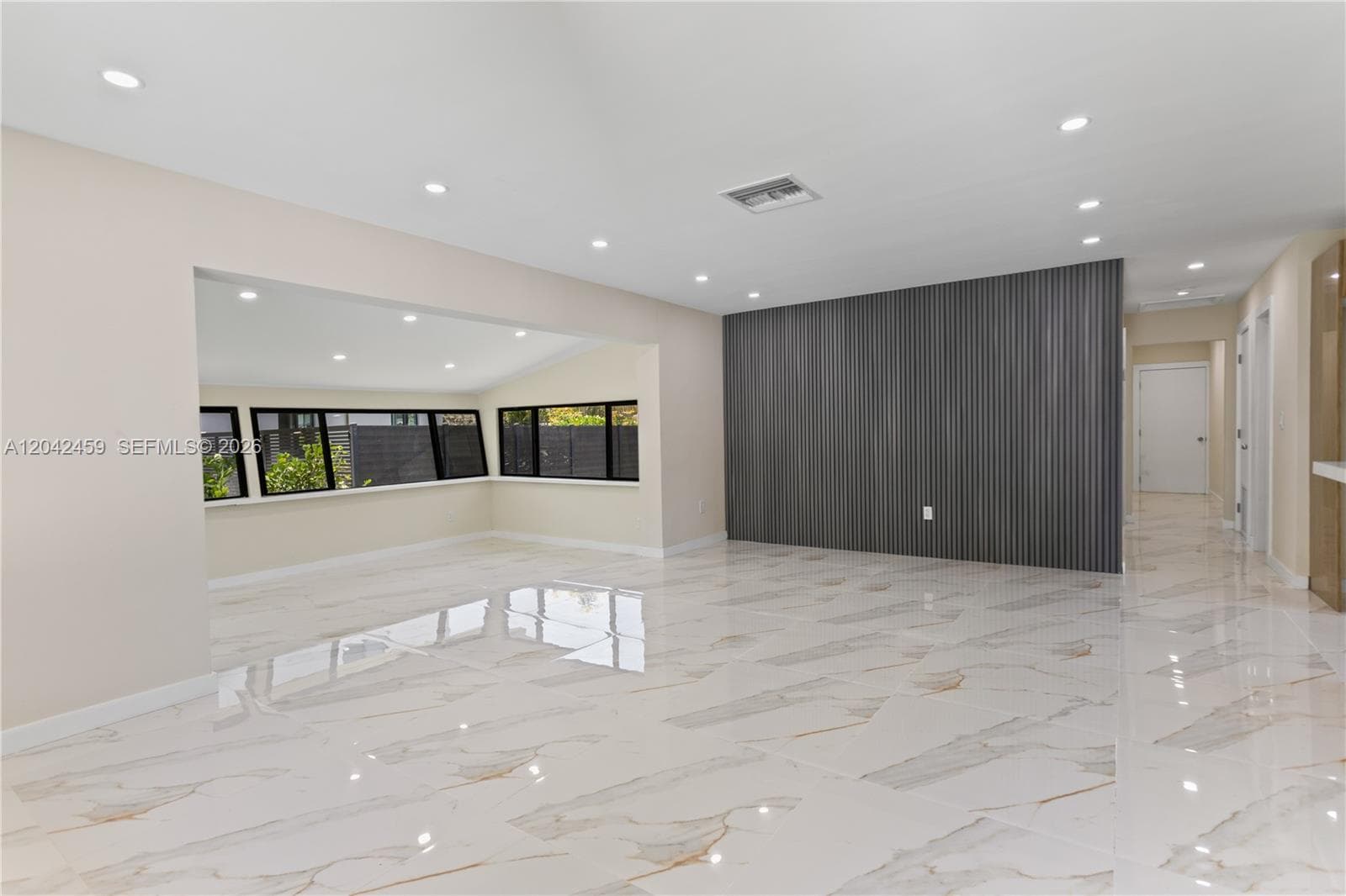 21330 NE 26 AV photo 5