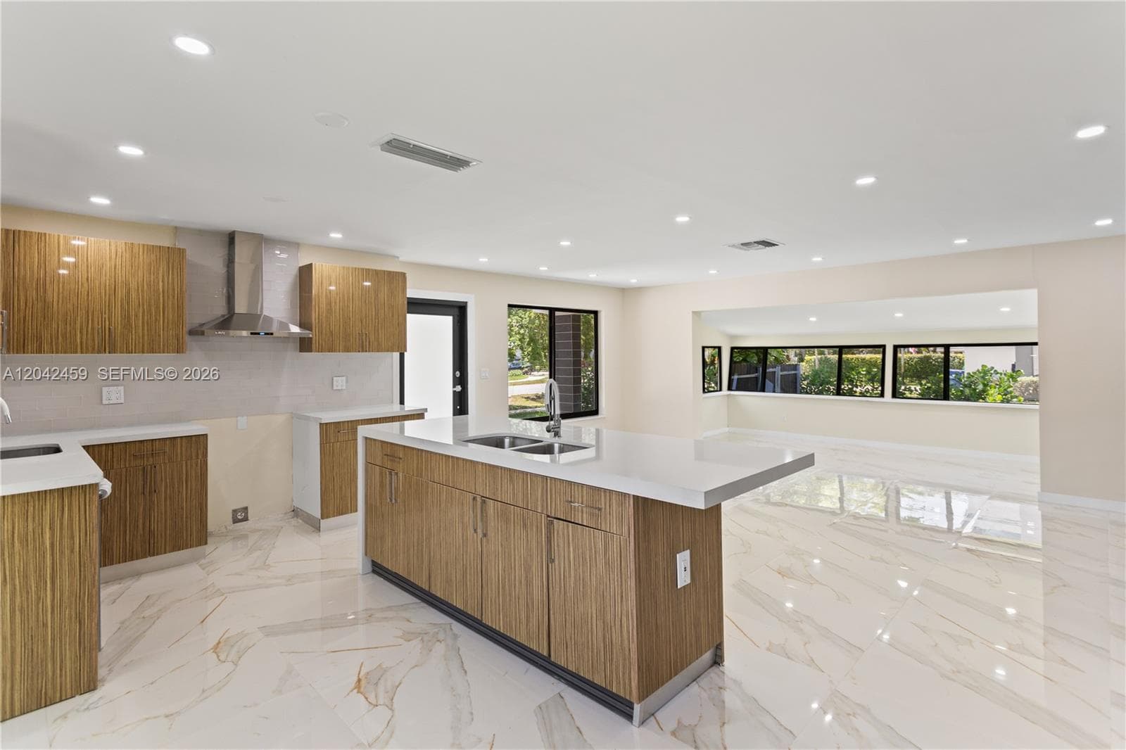 21330 NE 26 AV photo 12