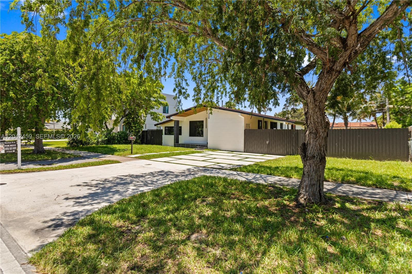 21330 NE 26 AV photo 2