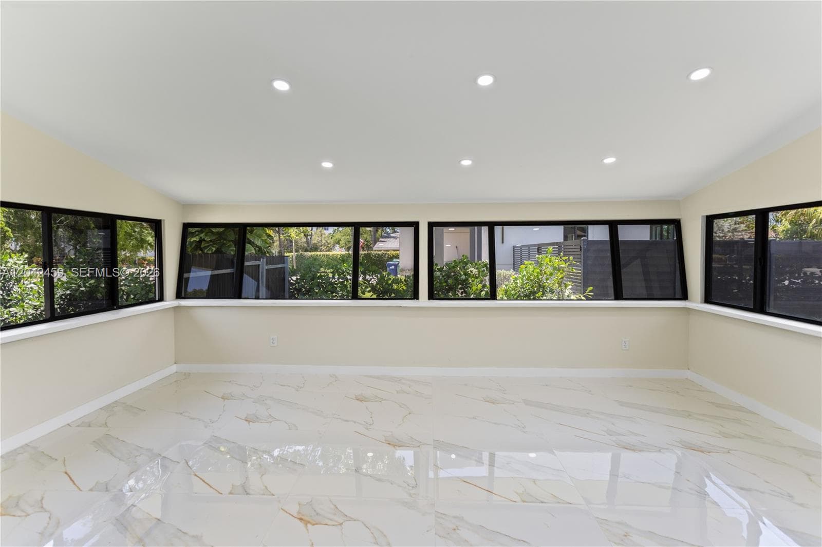 21330 NE 26 AV photo 9