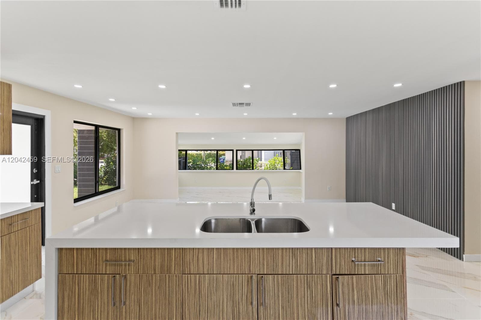 21330 NE 26 AV photo 13