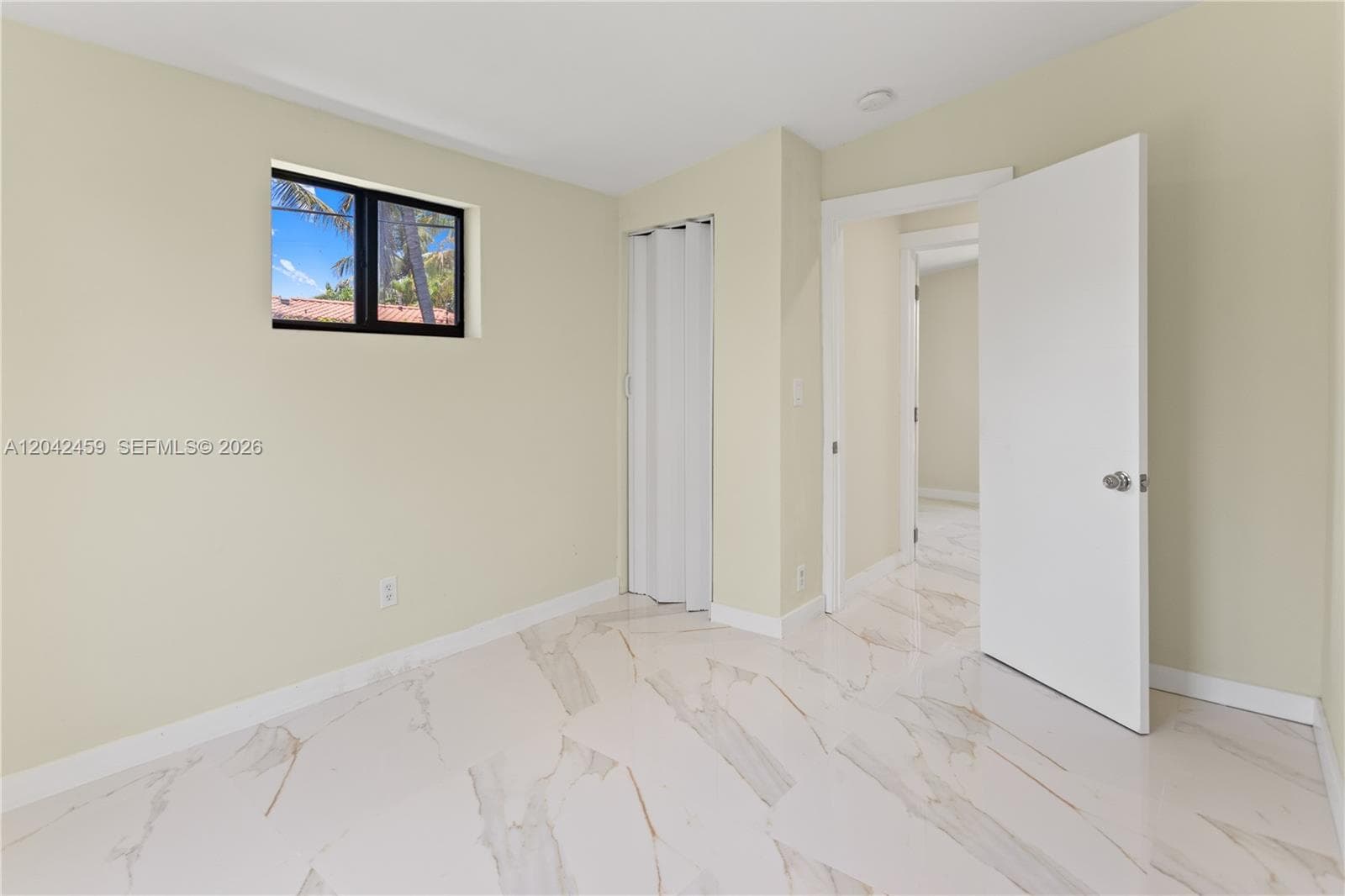 21330 NE 26 AV photo 36
