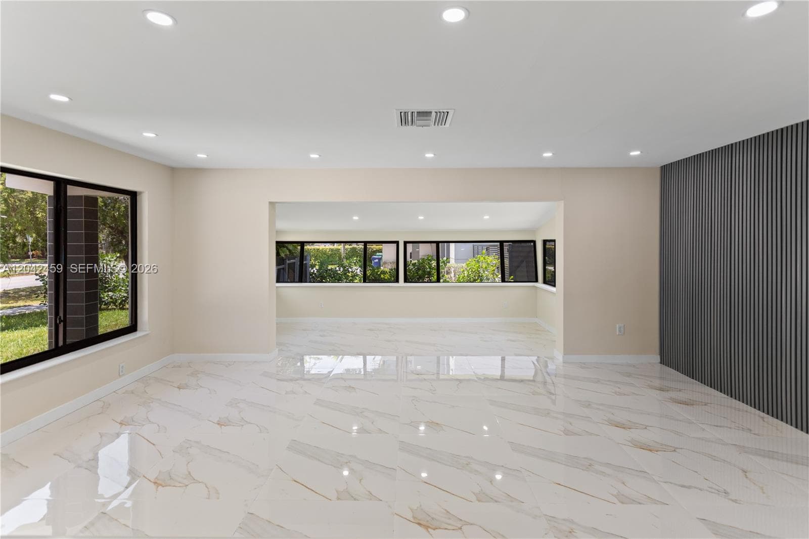 21330 NE 26 AV photo 14