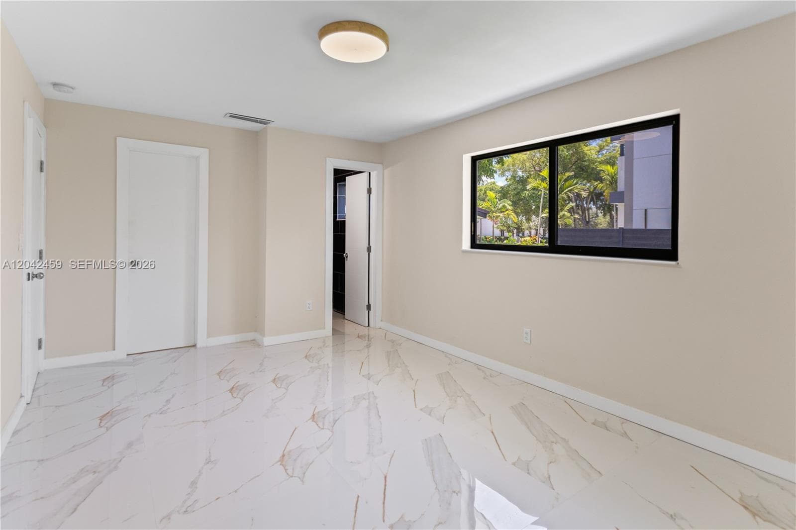 21330 NE 26 AV photo 28