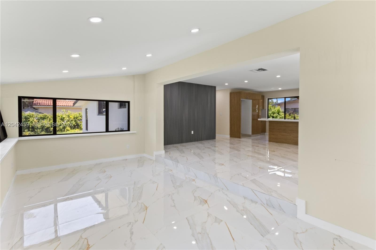 21330 NE 26 AV photo 7
