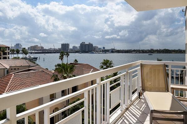 250 Bradley Pl 609 - balcony 2