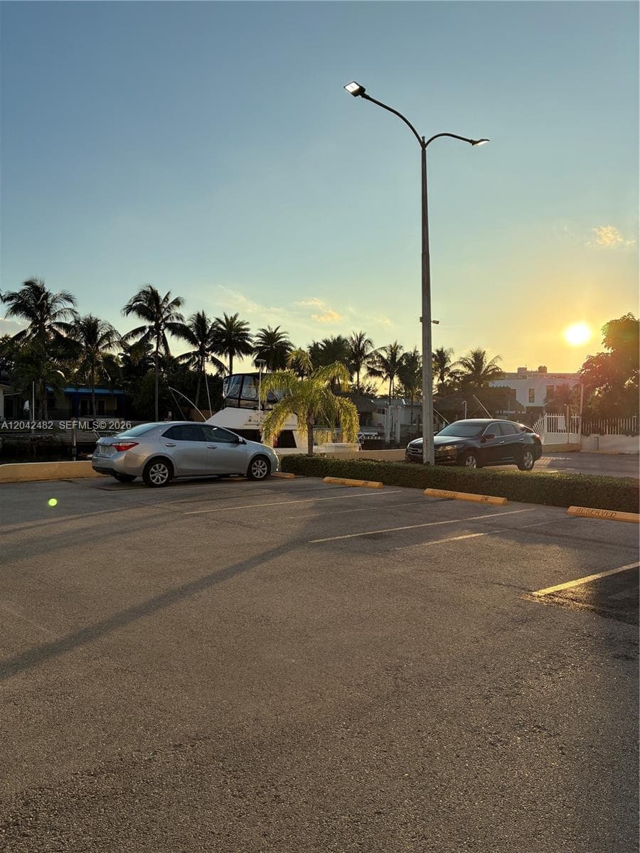KEYSTONE TOWERS CONDO · #710 in North Miami - Photo 22