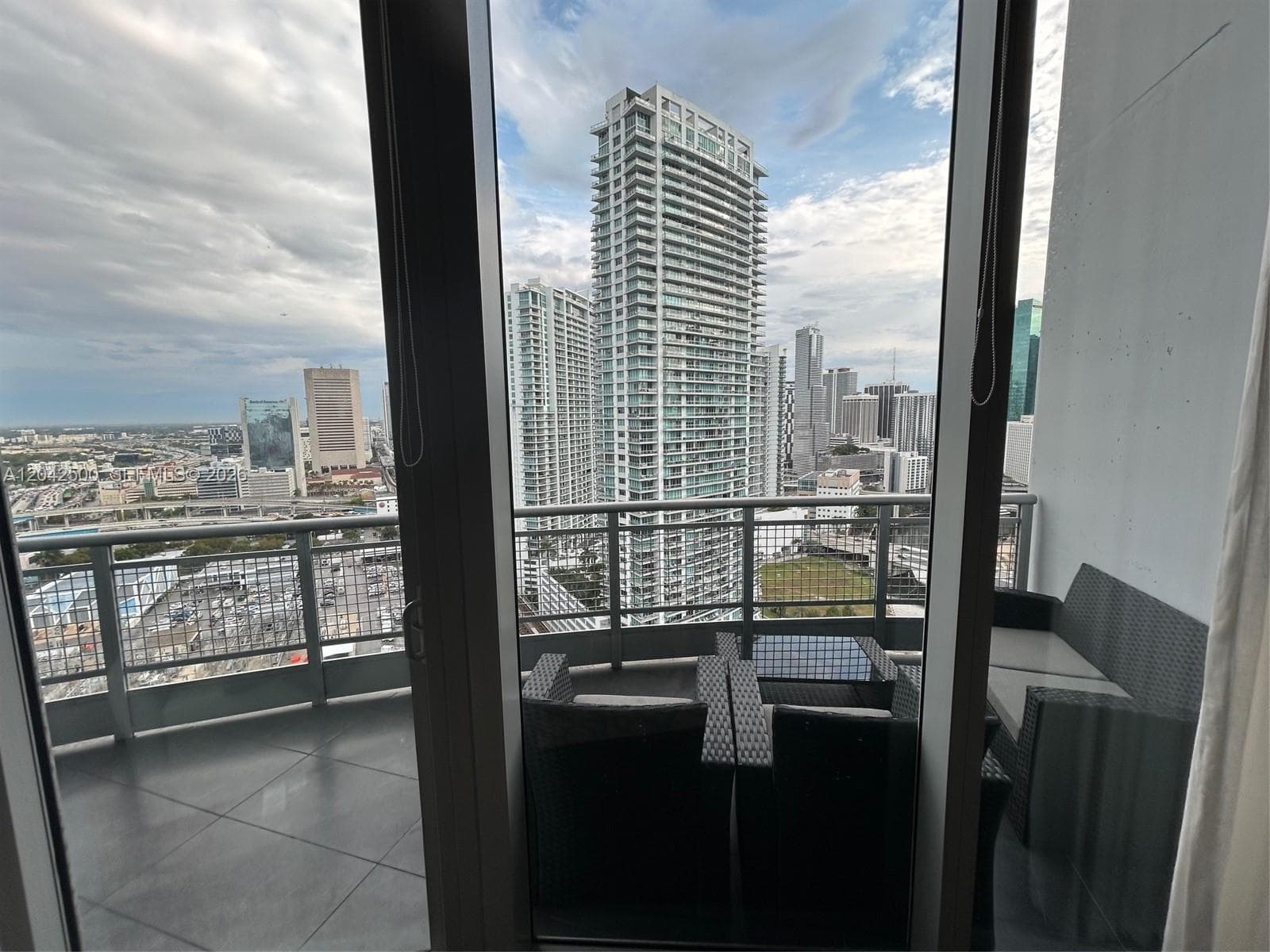 NEO VERTIKA CONDO · #3101 in Miami - Photo 8