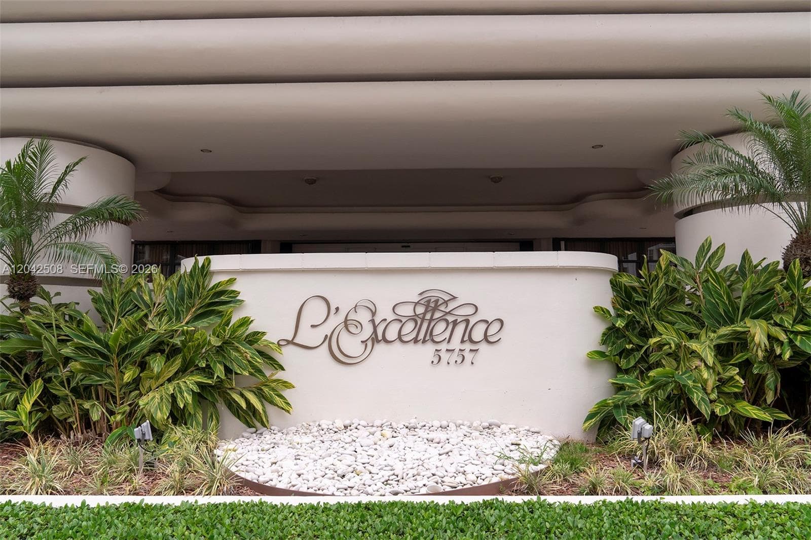 LEXCELLENCE CONDOMINIUM · #1604 in Miami Beach - Photo 1