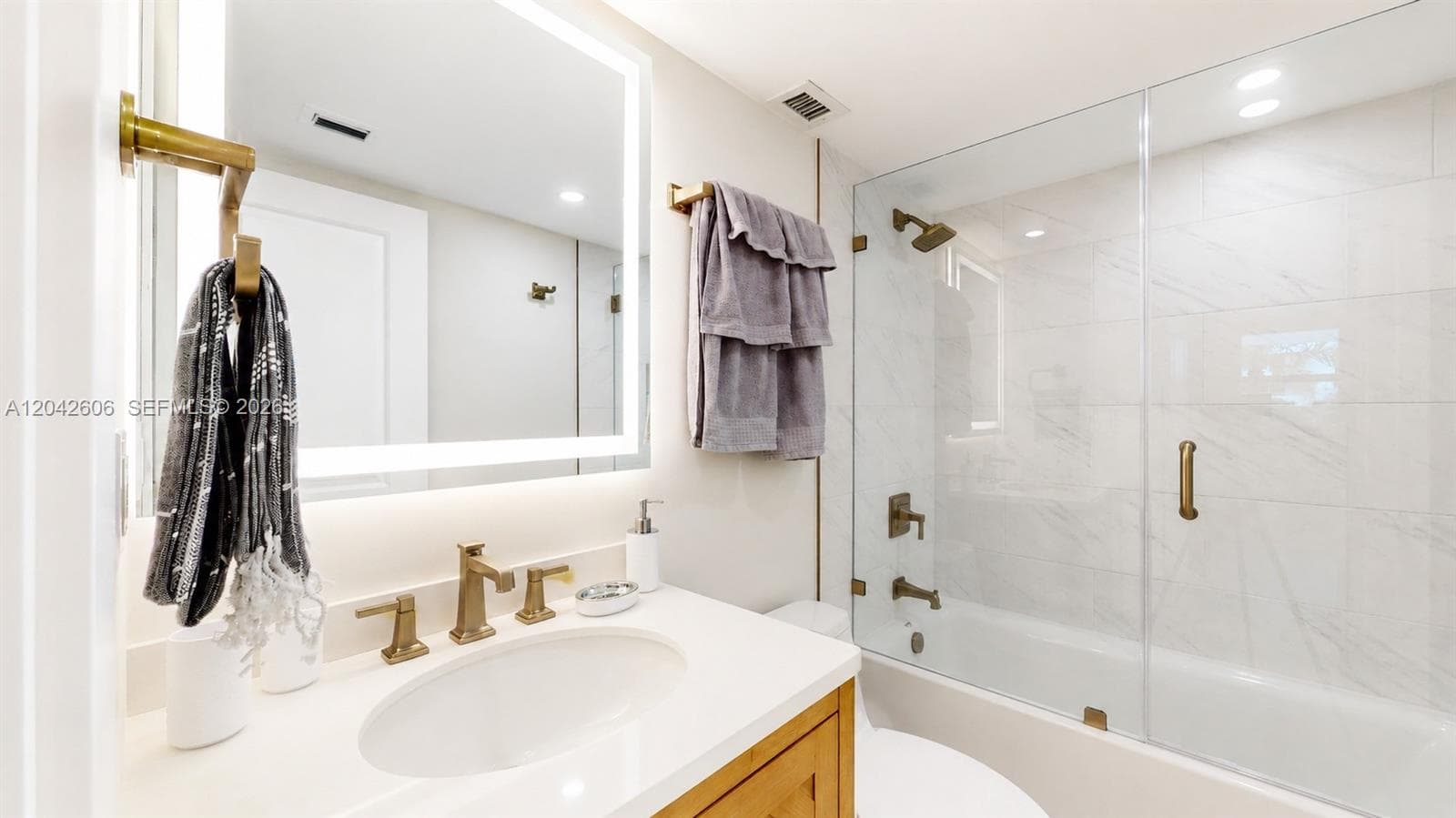 Commodore Club East · #213 in Key Biscayne - Photo 15