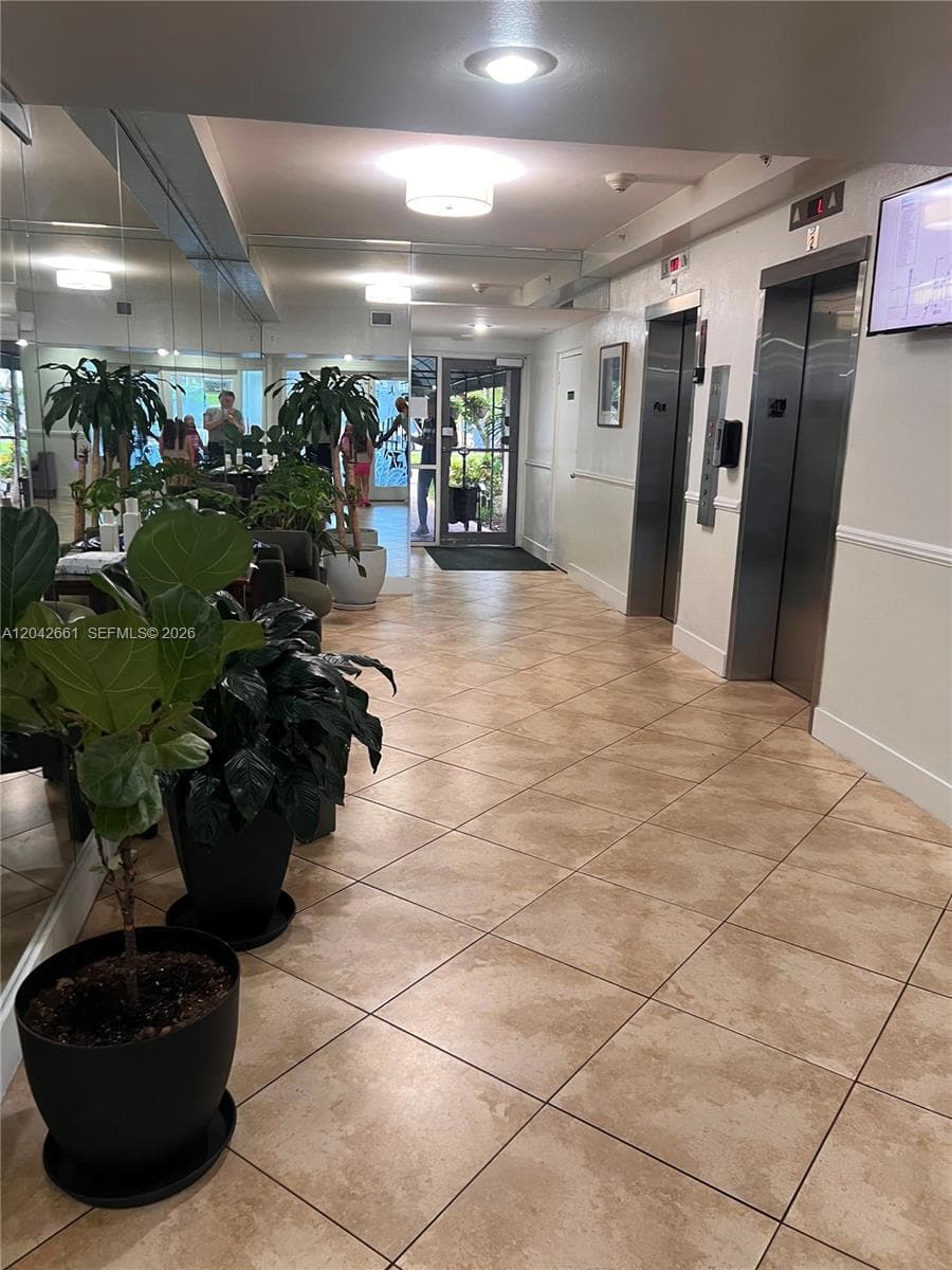 VECINO DEL MAR CONDO · #209 in North Miami - Photo 27