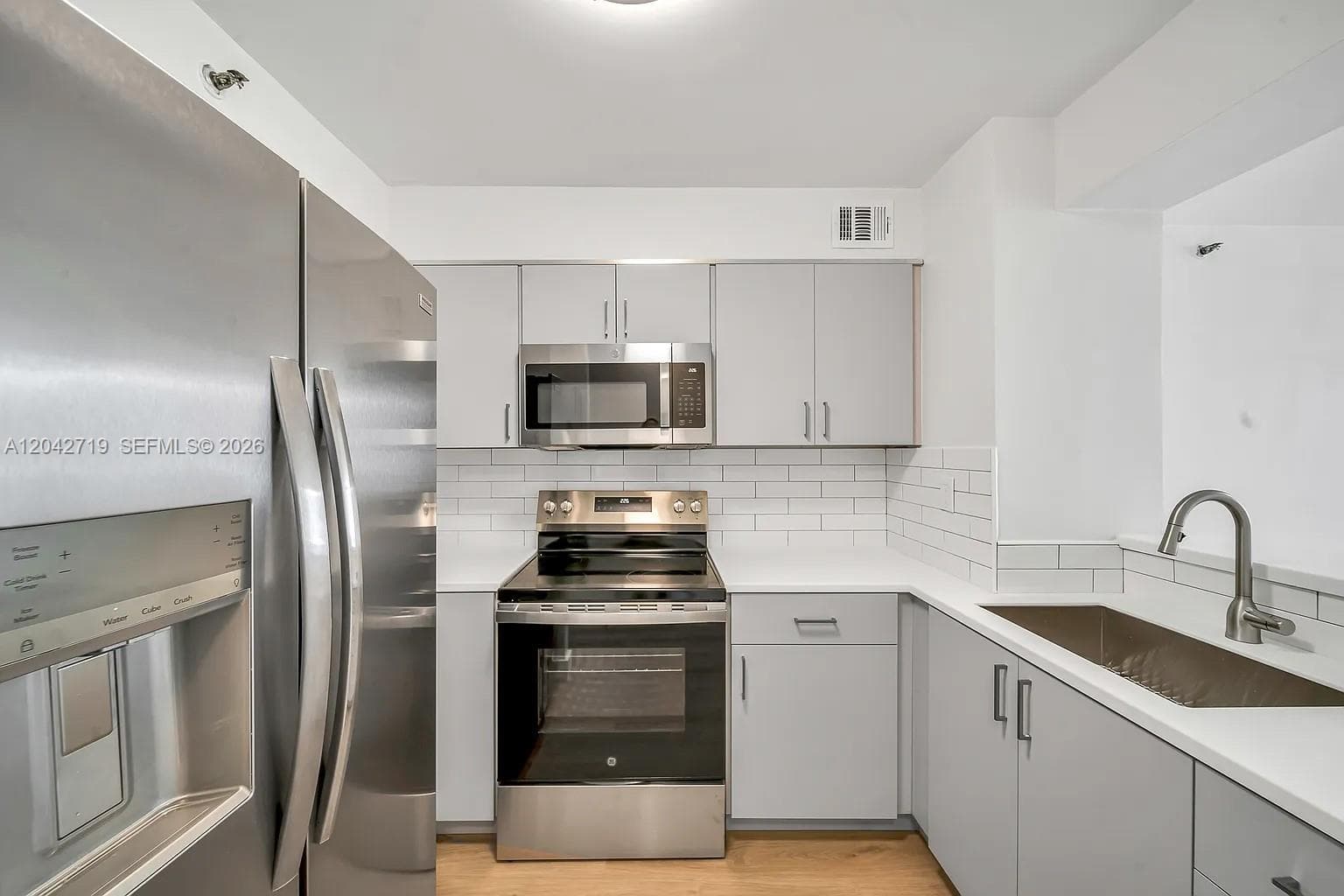RIOPLAZA CONDOMINIUM NORT · #502 in Miami - Photo 8