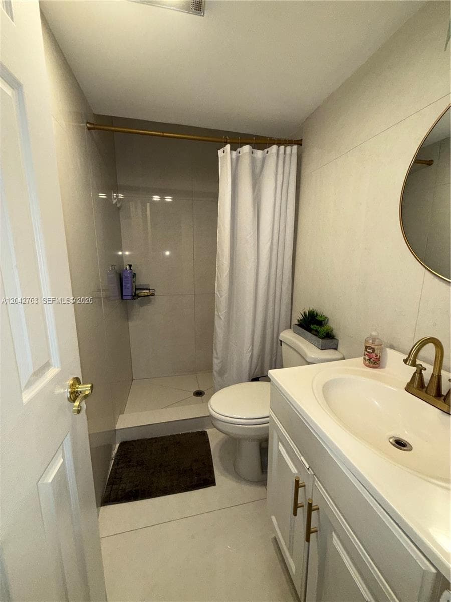 CRYSTAL LAKE CONDO 4100 · #111 in Deerfield Beach - Photo 13
