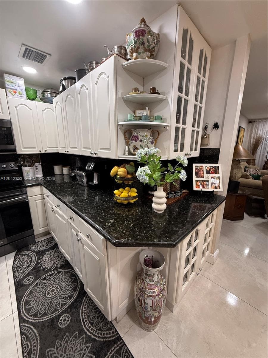 CRYSTAL LAKE CONDO 4100 · #111 in Deerfield Beach - Photo 1