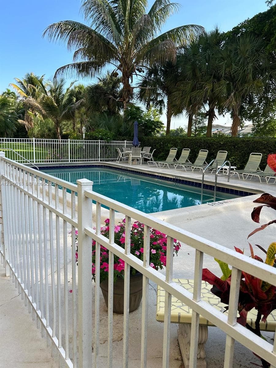 CRYSTAL LAKE CONDO 4100 · #111 in Deerfield Beach - Photo 18