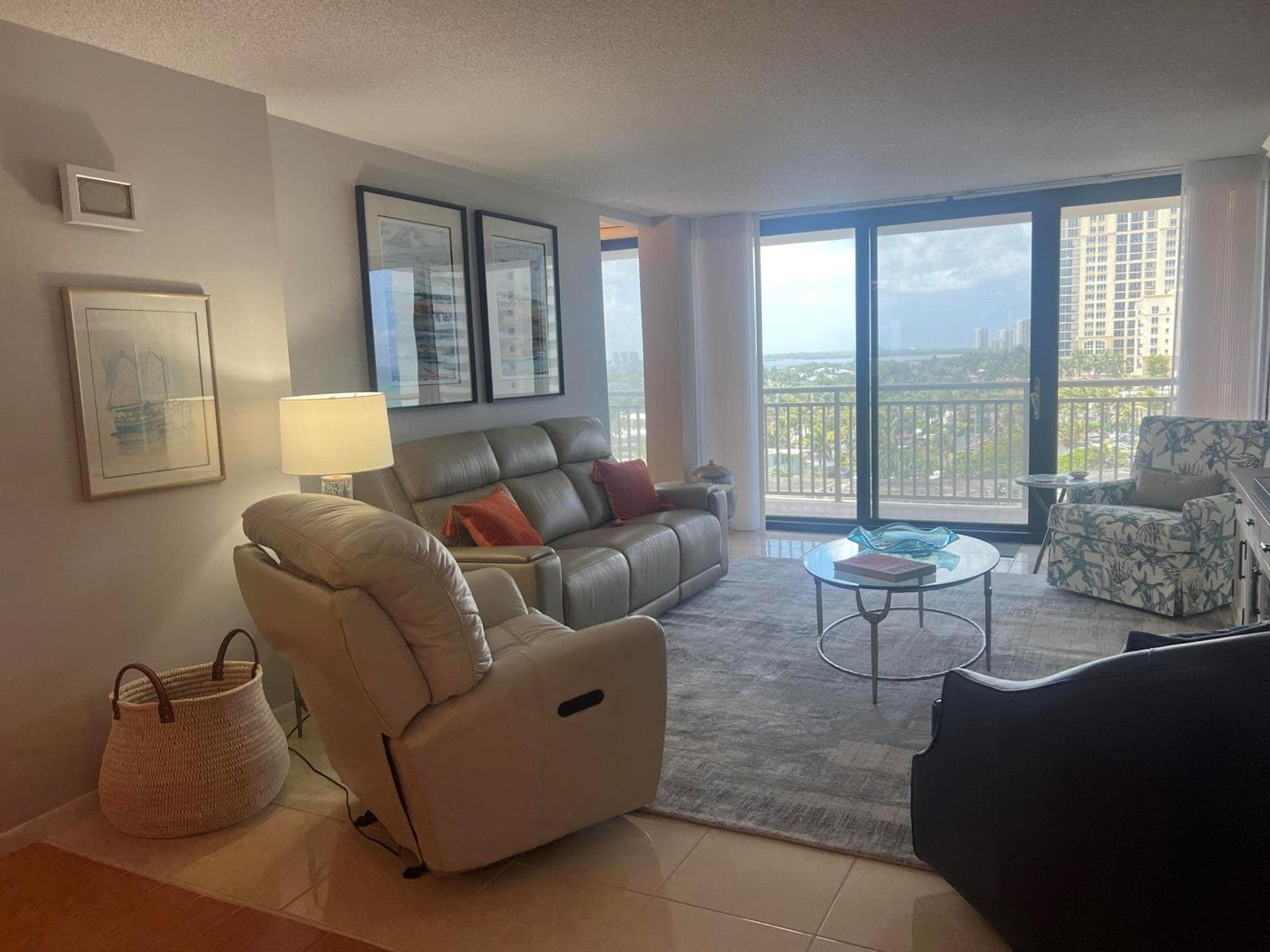 OT 803 Living Room