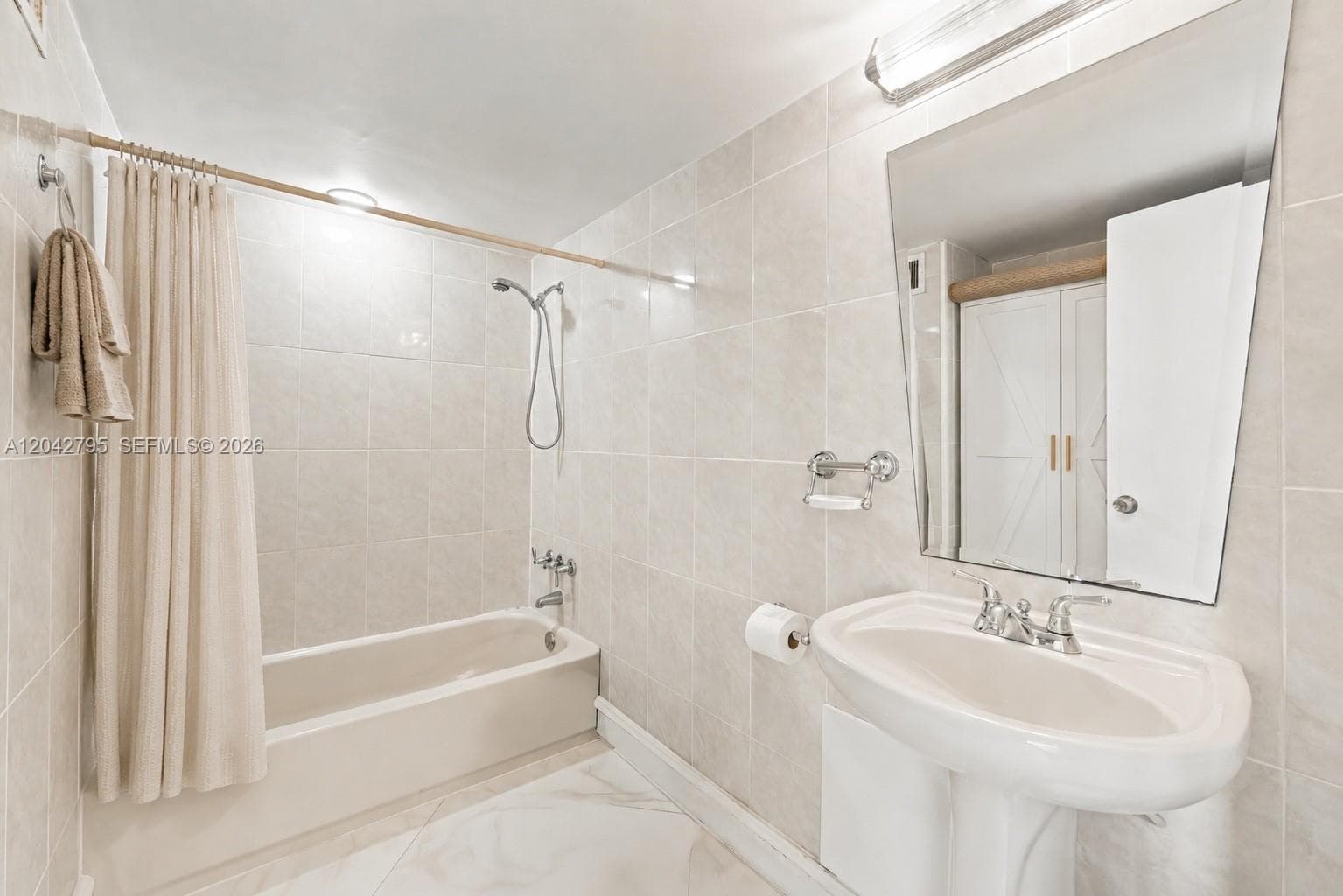 PARKER PLAZA · #816 in Hallandale Beach - Photo 11