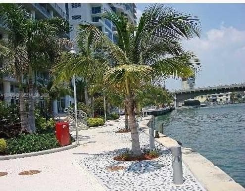 NEO VERTIKA CONDO · #1825 in Miami - Photo 2