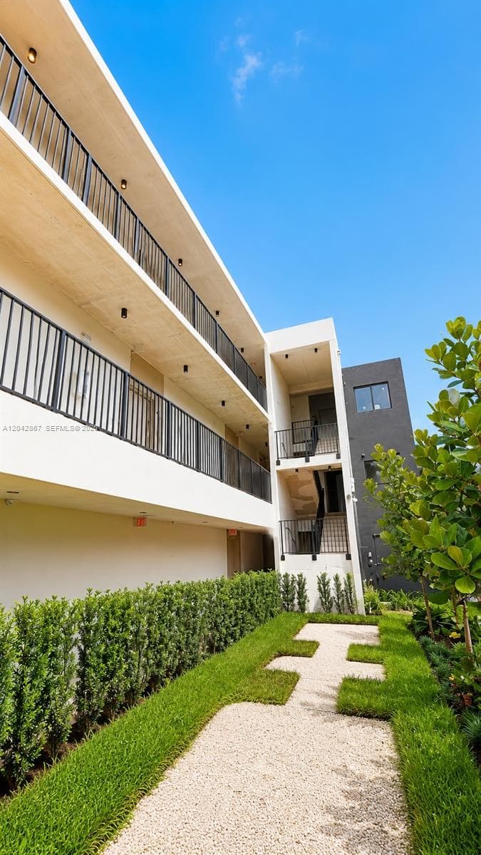 LITTLE RIVER GARDENS AMD · #3 in Miami - Photo 10