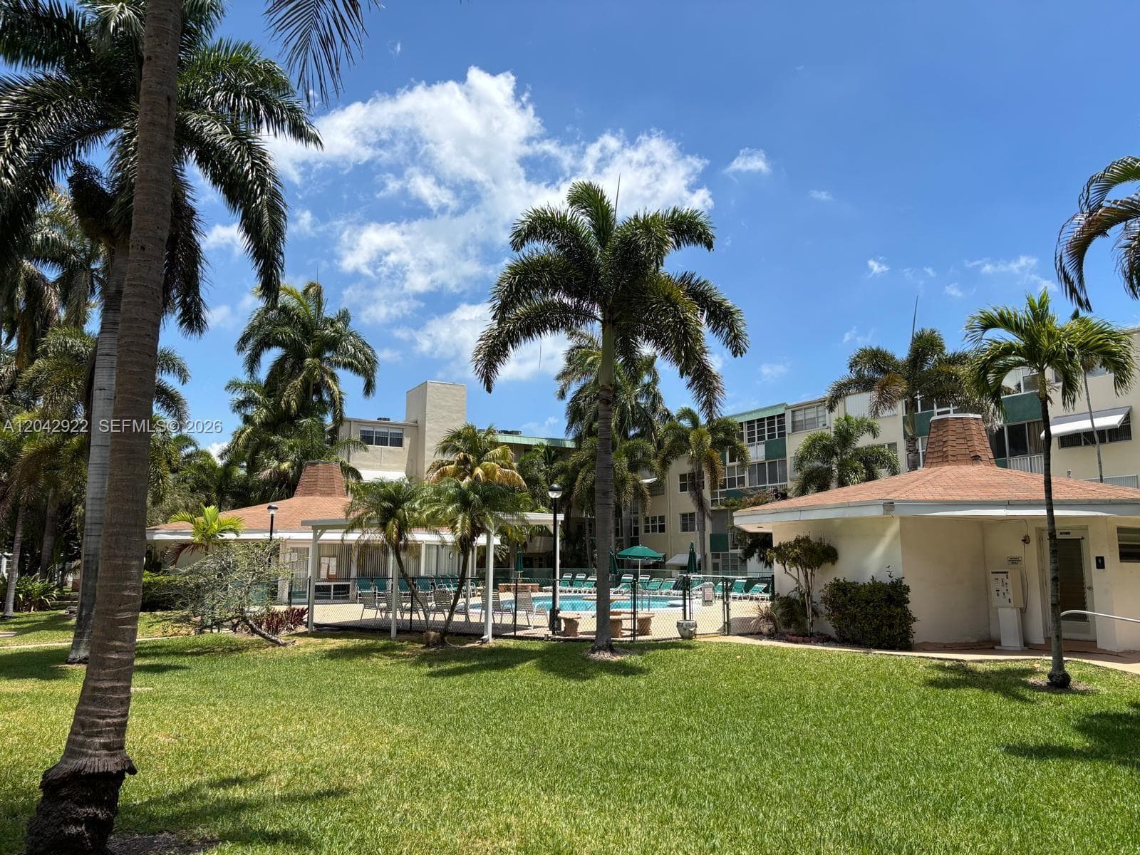 APRIL MIST · #134 in Hallandale Beach - Photo 3