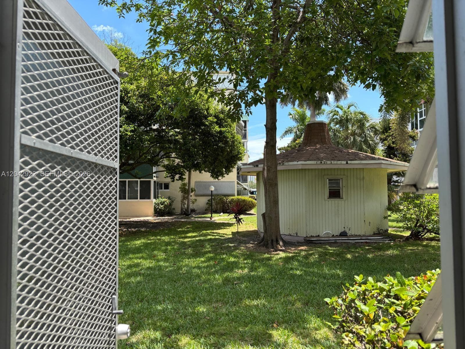 APRIL MIST · #134 in Hallandale Beach - Photo 11