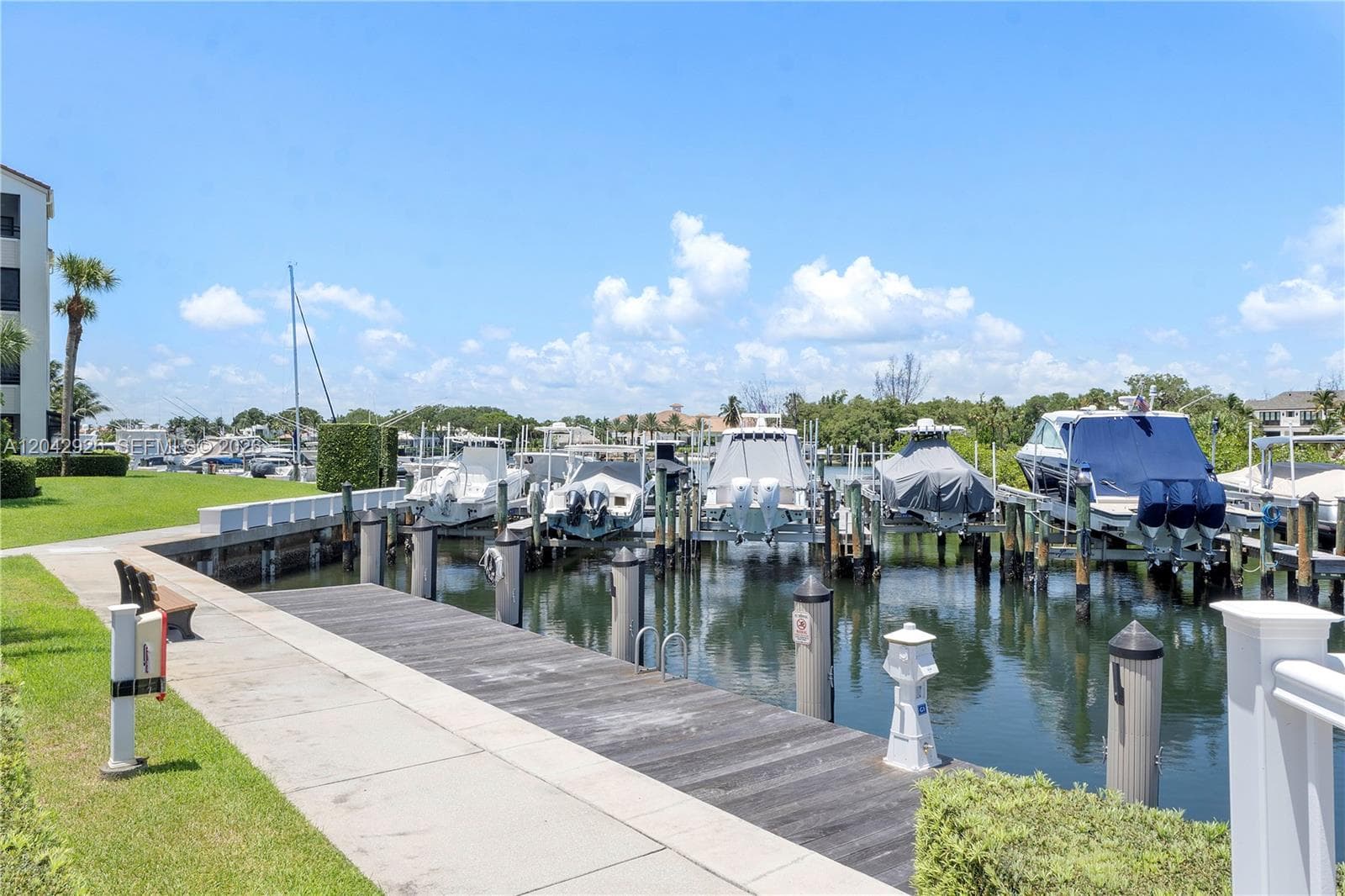 Oak Harbor · #522 in Juno Beach - Photo 20