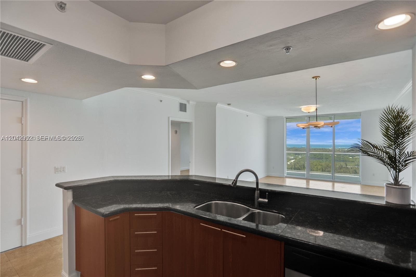 THE OAKS I CONDO · #2603 in North Miami - Photo 12