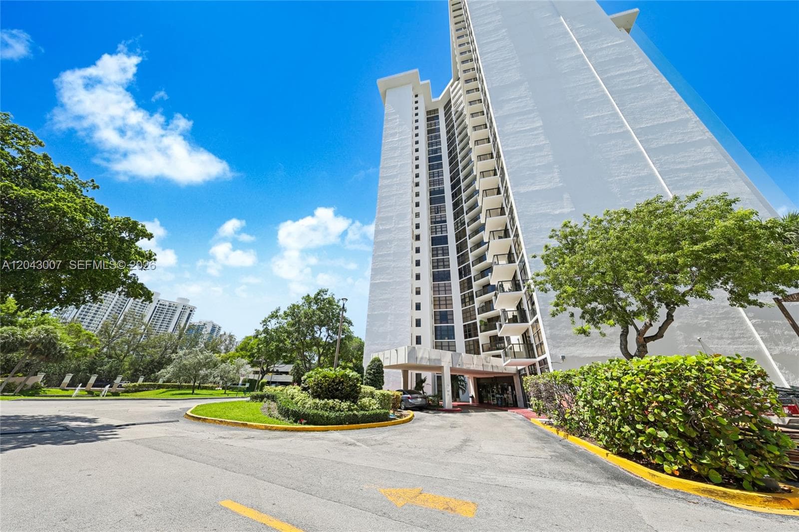TOWER AT BISCAYNE COVE · #506 in Aventura - Photo 25