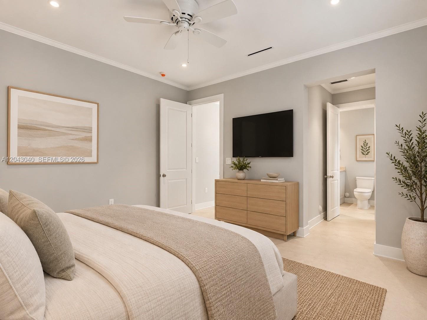 1st Floor Guest Room