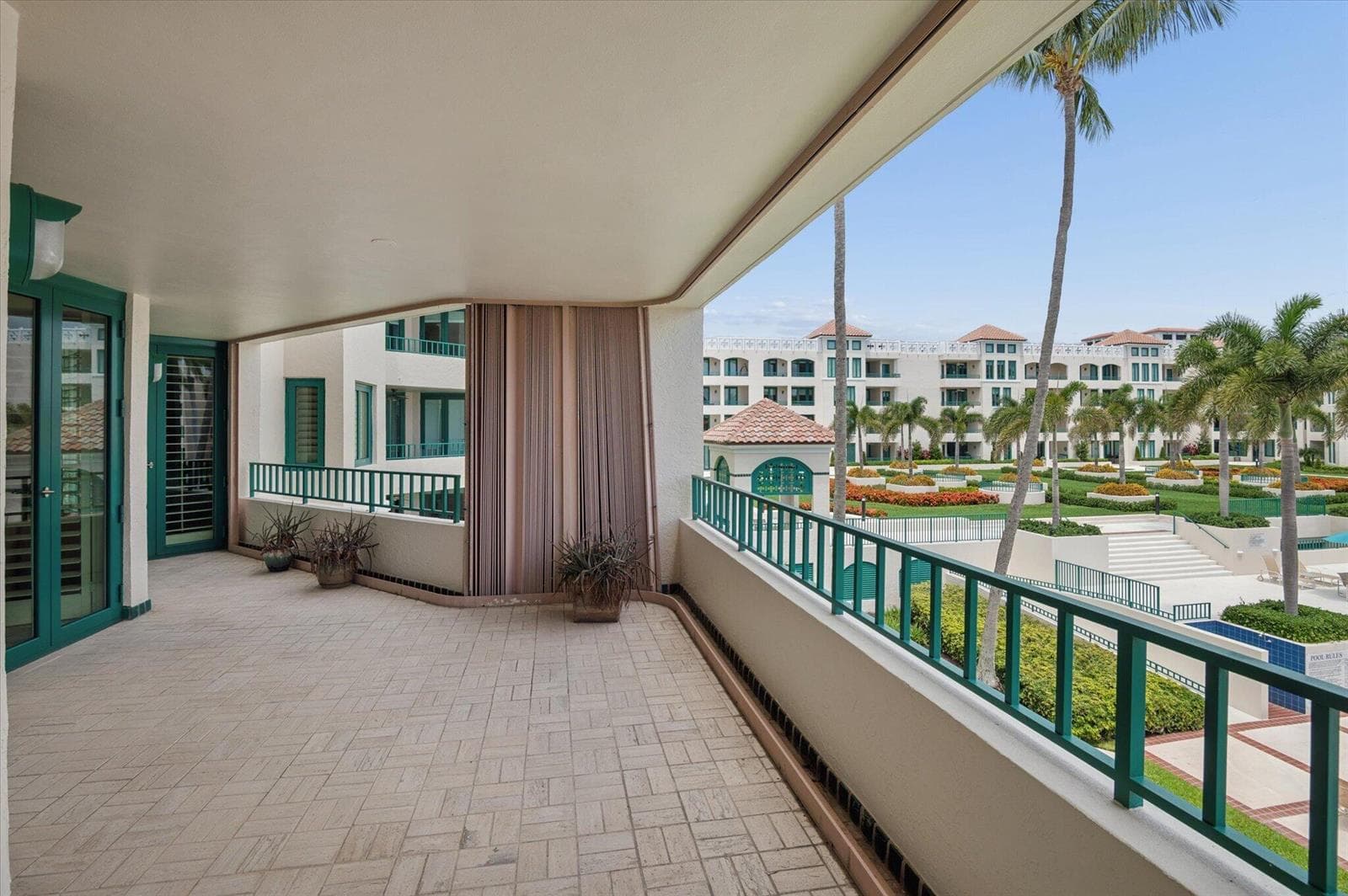 Large Balcony