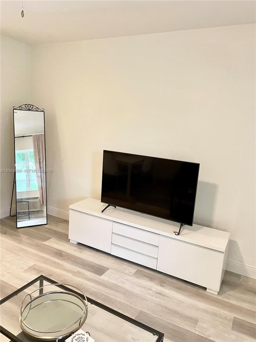 MERIDIAN COURT CONDO · #104 in Miami Beach - Photo 4