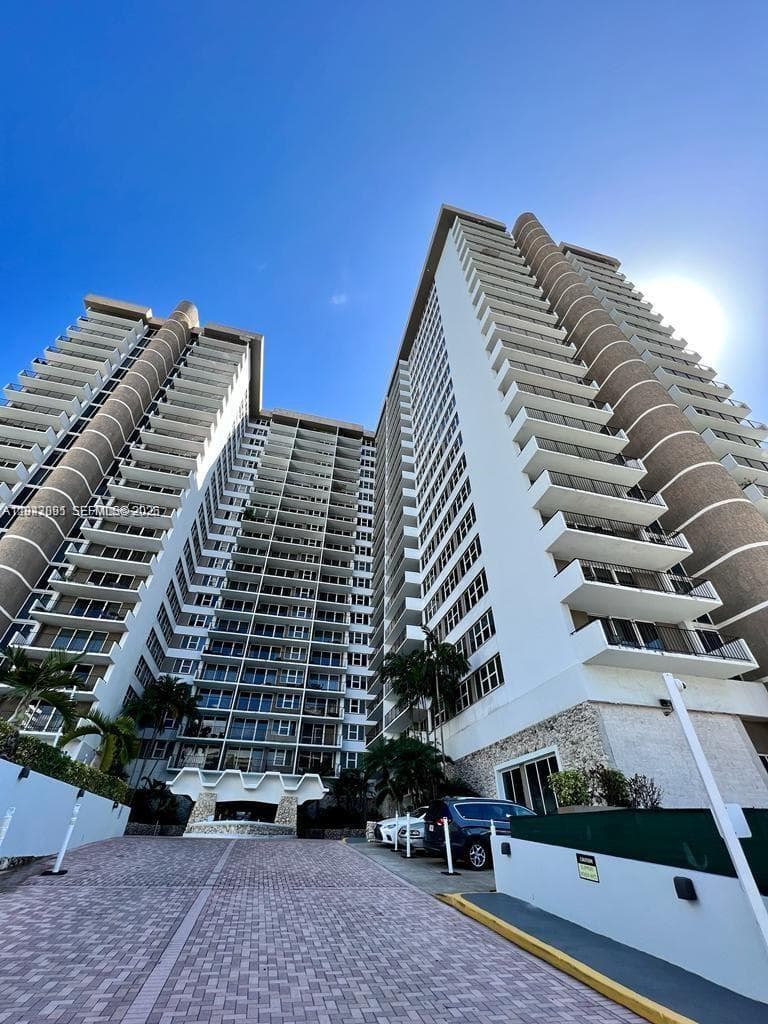 PARKER PLAZA CONDO ESTATE · #211 in Hallandale Beach - Photo 23