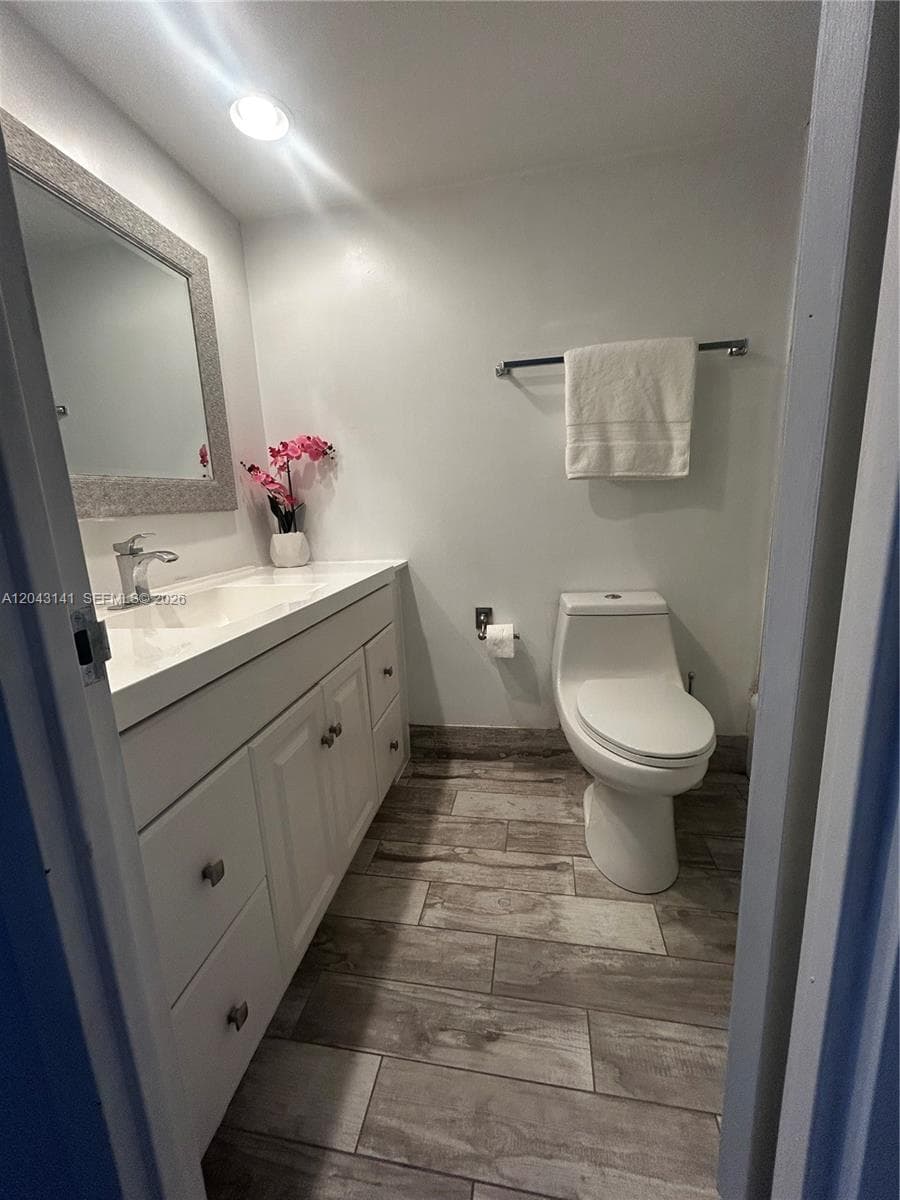 WINSTON TOWERS 200 · #1607 in Sunny Isles Beach - Photo 18