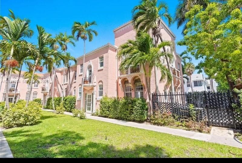 PALM GARDEN CONDO · #3 in Miami Beach - Photo 2
