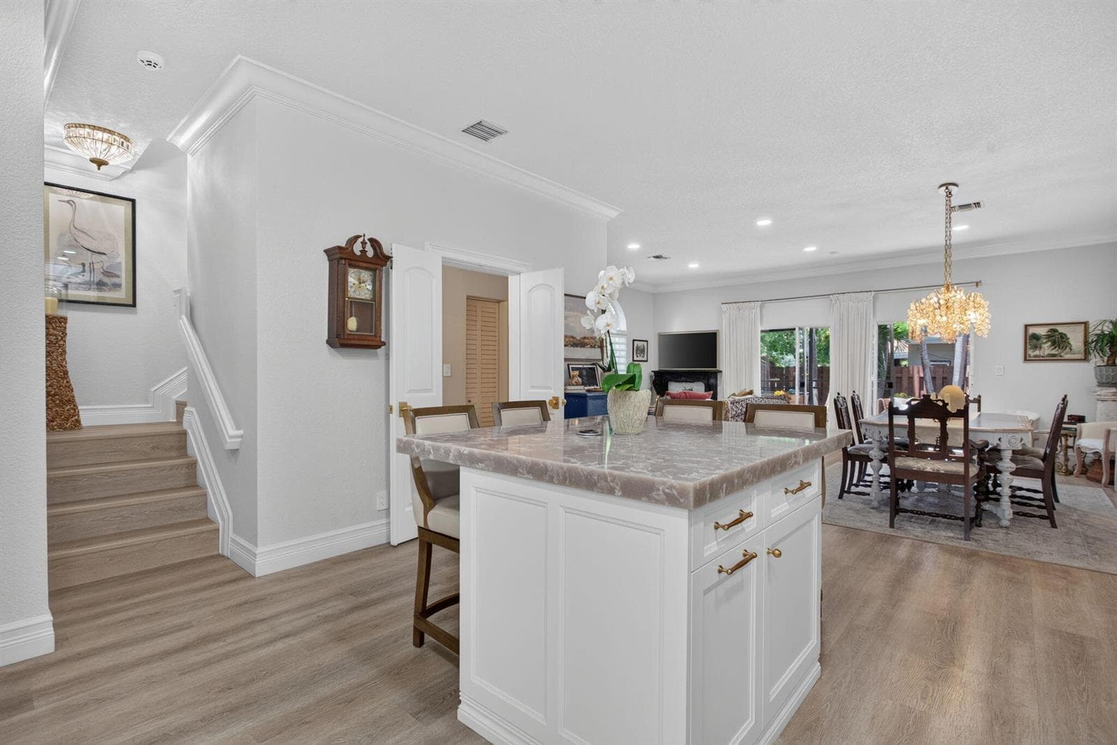 16-web-or-mls-2025-9330