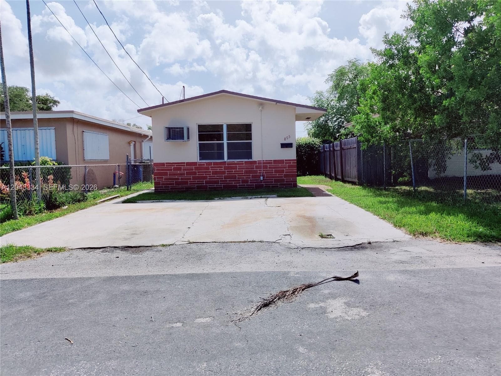805 NW 3rd Ter photo 29