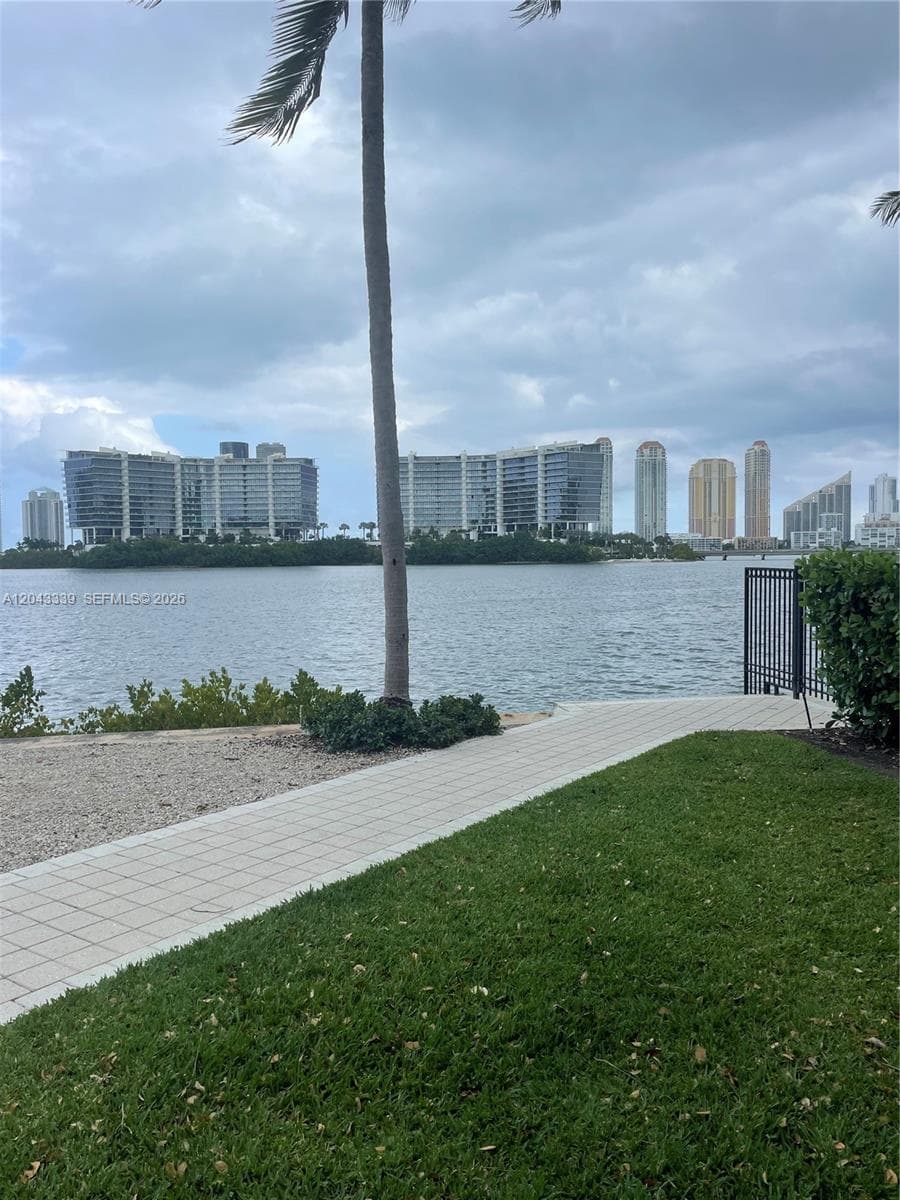 Village by the Bay · #8105 in Aventura - Photo 12