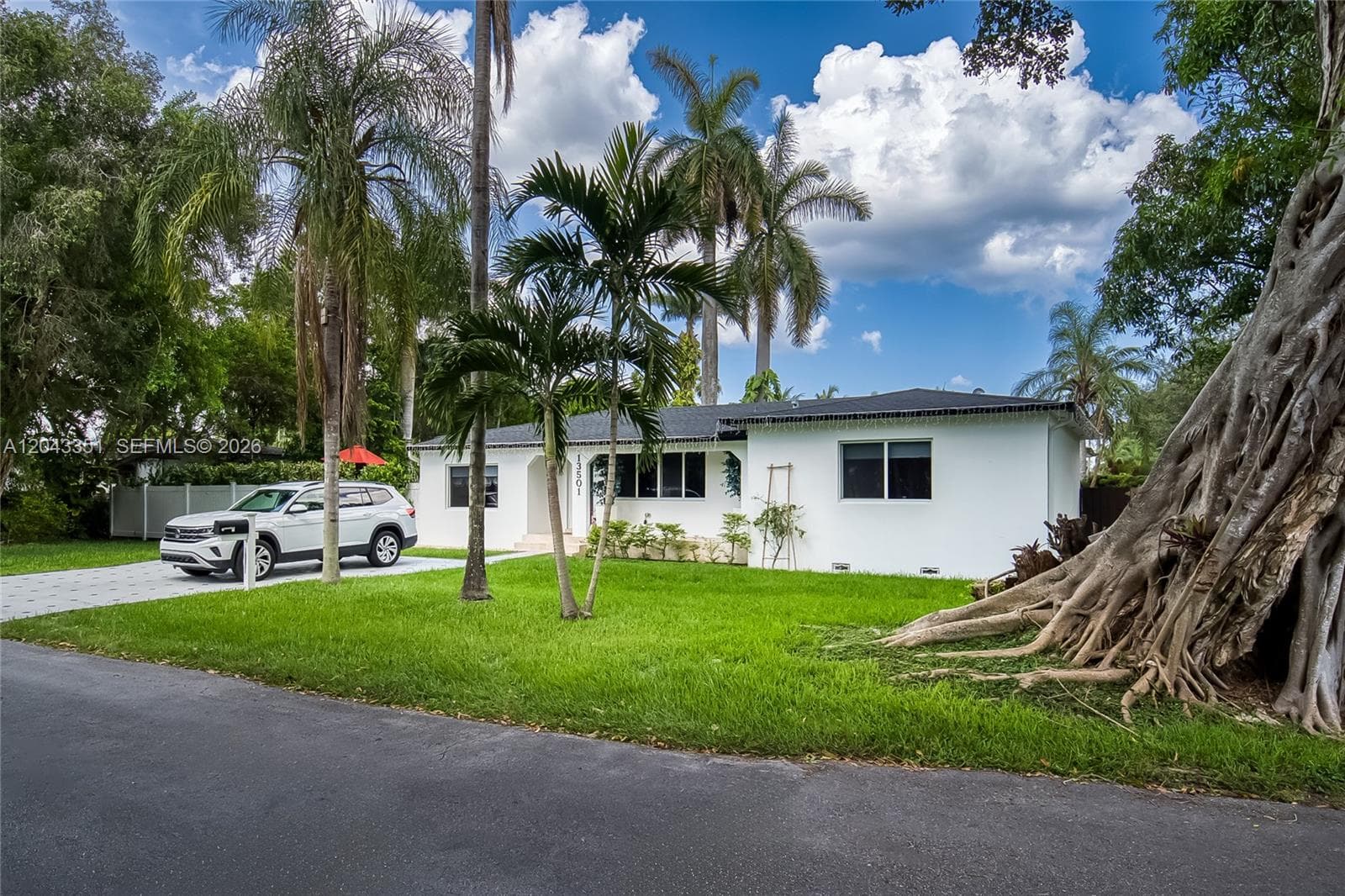 13501 NE Miami Ct photo 3