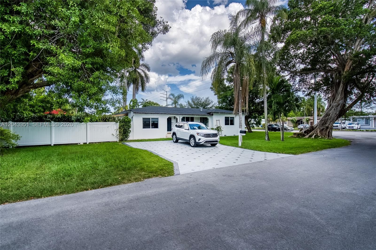 13501 NE Miami Ct photo 1
