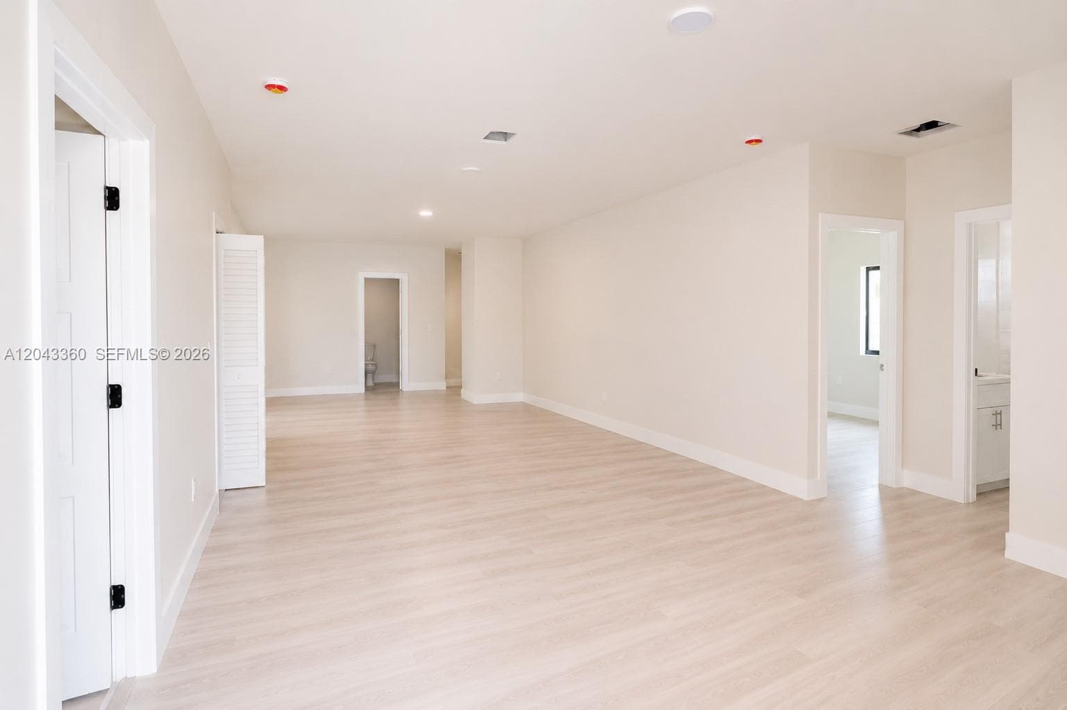 13720 NE 2nd Court photo 7