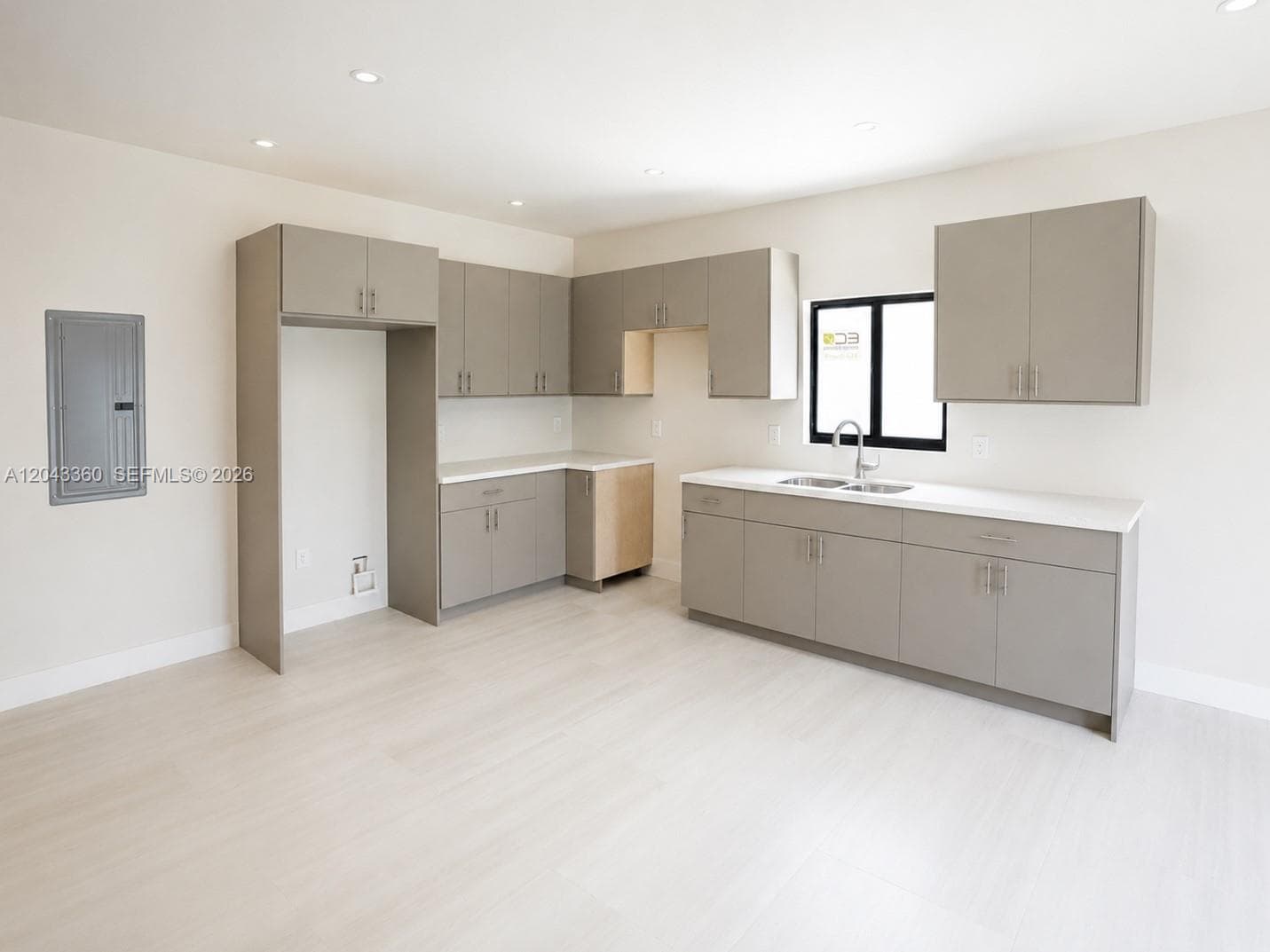 13720 NE 2nd Court photo 10