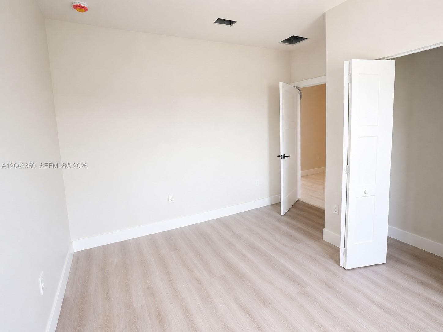 13720 NE 2nd Court photo 11