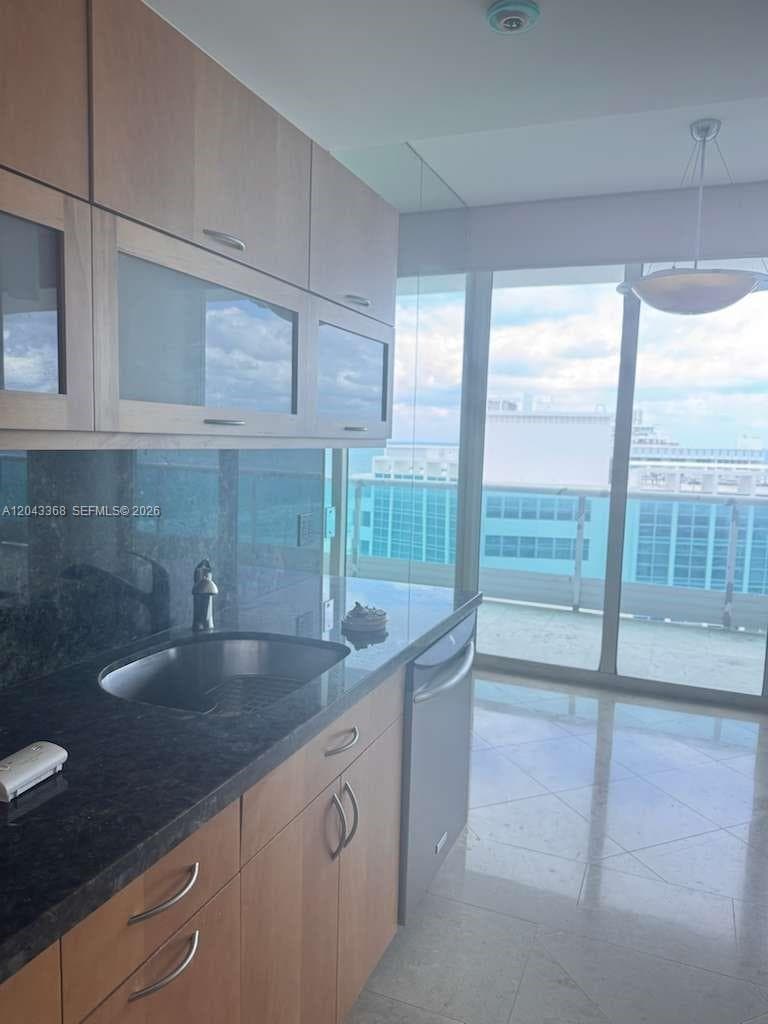 CAPOBELLA CONDO · #1602 in Miami Beach - Photo 22