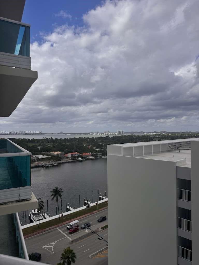 CAPOBELLA CONDO · #1602 in Miami Beach - Photo 20