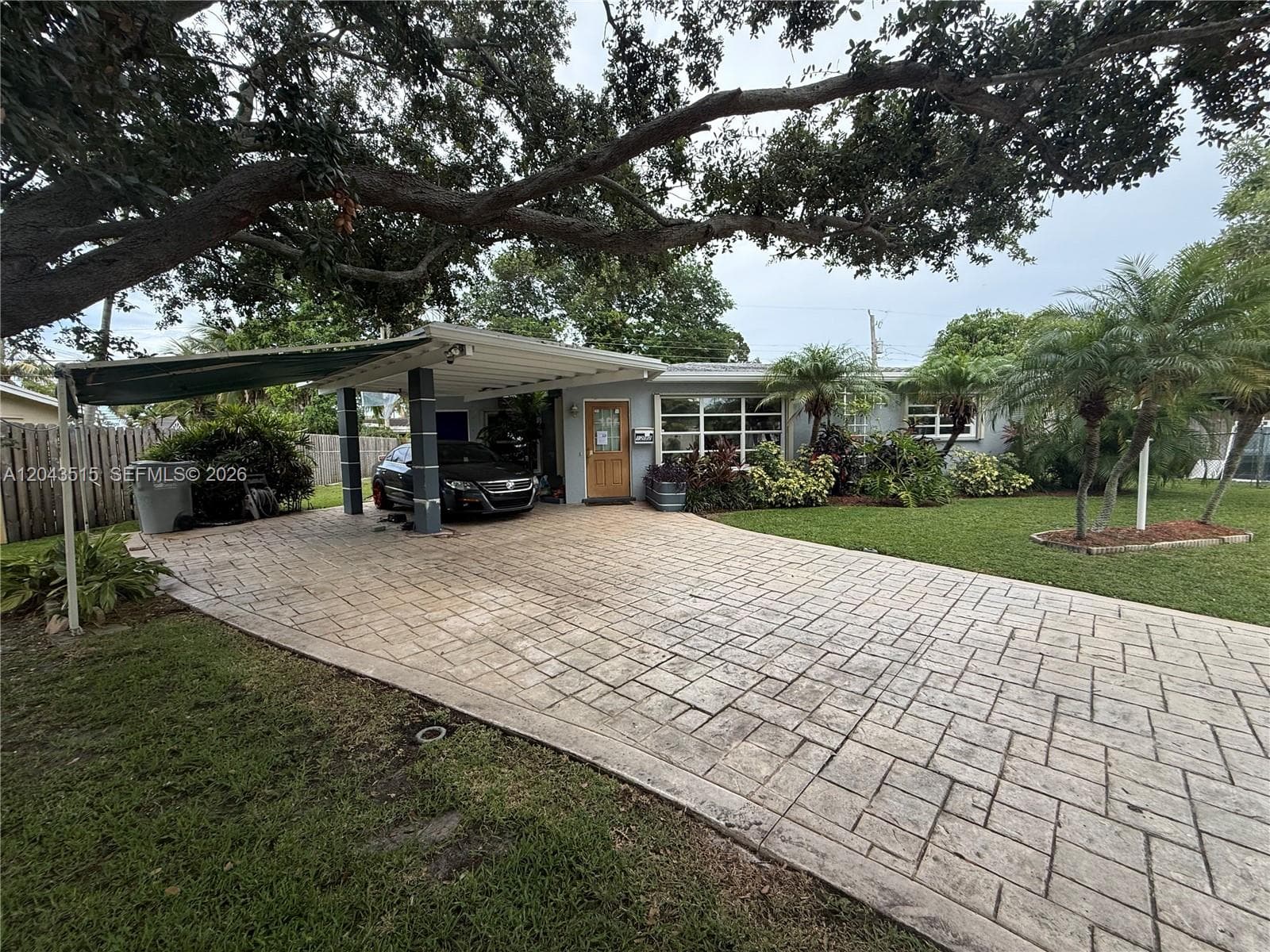1232 SW 1st Ave photo 2