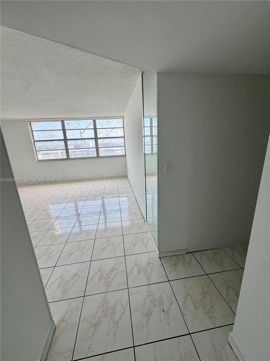BUCKLEY TOWERS CONDO · #1215E in Miami - Photo 2
